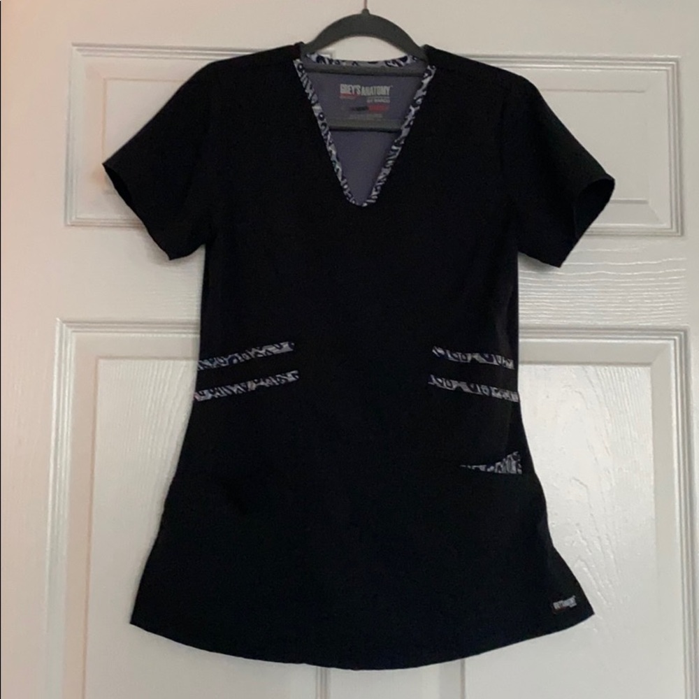 Grey’s Anatomy Leopard Print Scrub Top